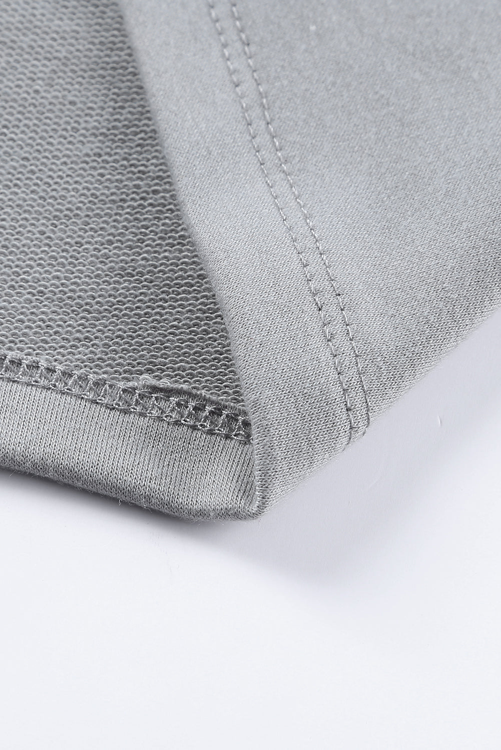 Haut ample à col large et manches chauve-souris 