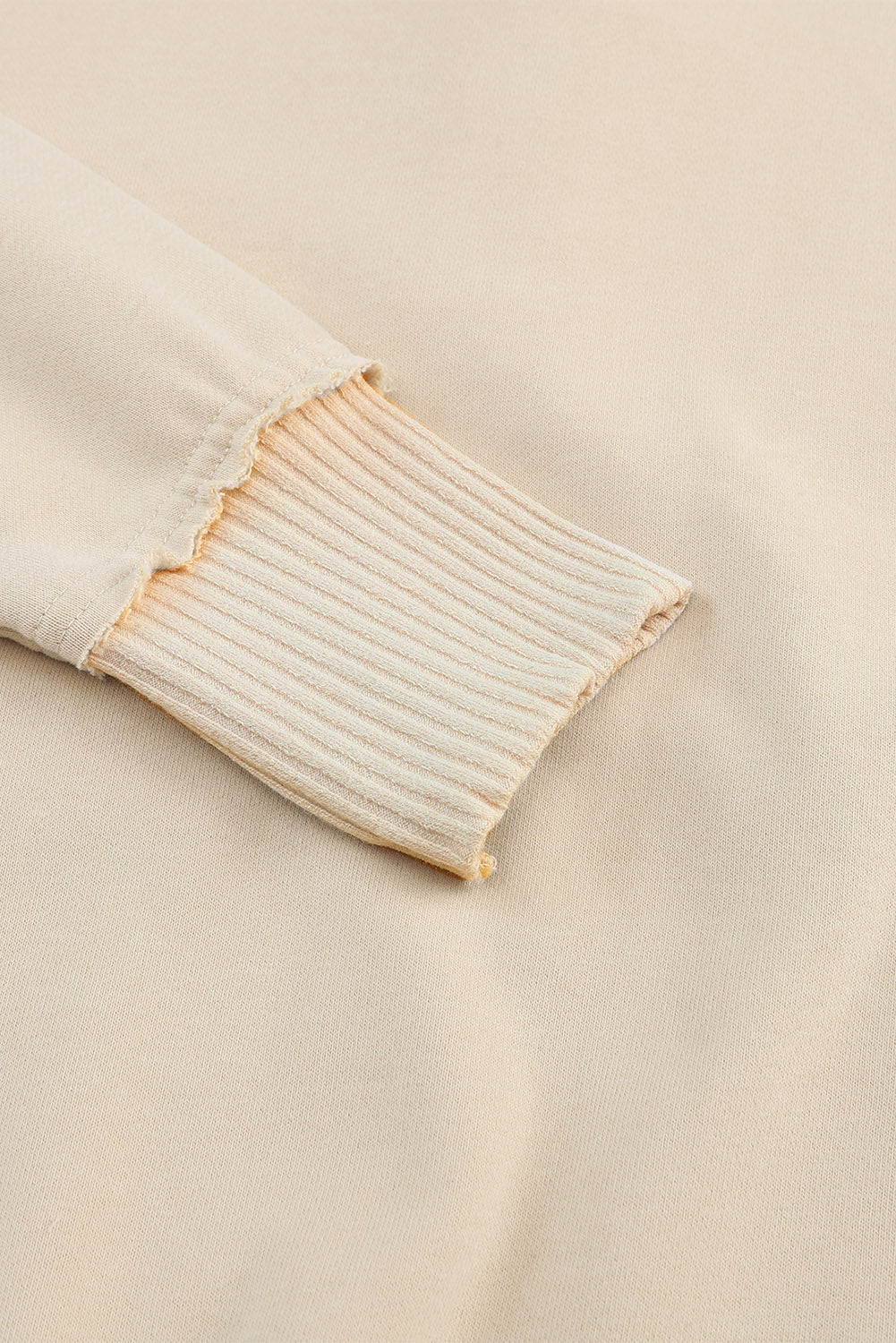 Sudadera caqui con escote con botones a presión y dobladillo de canalé con bolsillo 