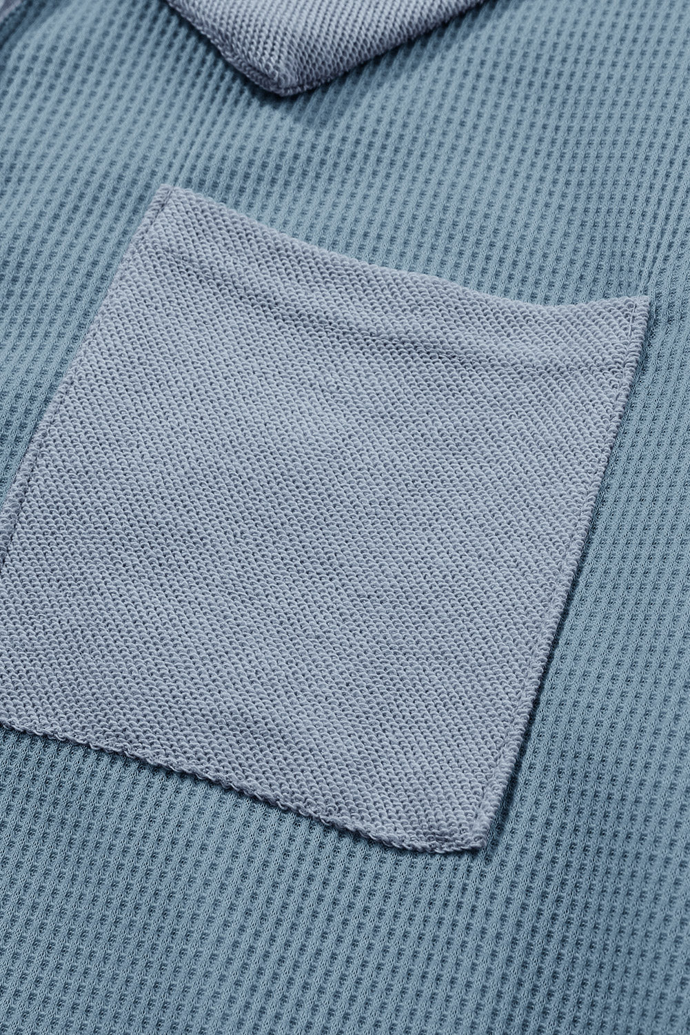 Top de manga larga con botones de punto tipo gofre marrón 