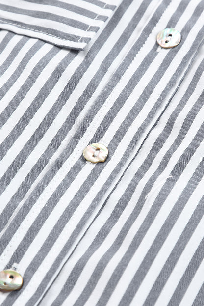 Camisa de manga larga con botones y bolsillos a rayas