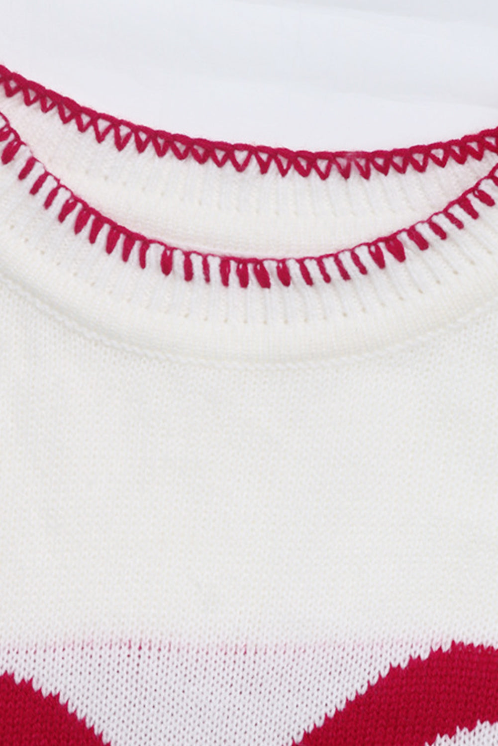 Pull graphique ample de Noël à motif de nœud blanc et bordure contrastée