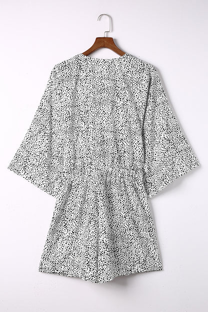 Blusa de guepardo con cuello con volantes y mangas 3/4 de color caqui 