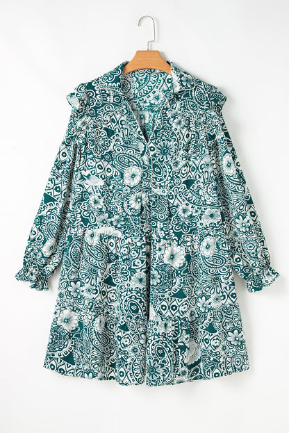 Robe grande taille verte à fleurs et manches à volants, col fendu