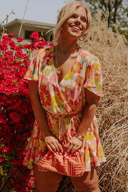 Top floral con mangas acampanadas y cuello levantado multicolor