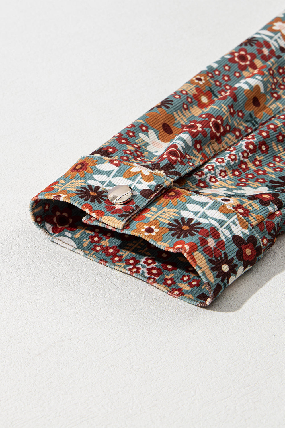 Veste boutonnée en tricot gaufré kaki à imprimé floral patchwork