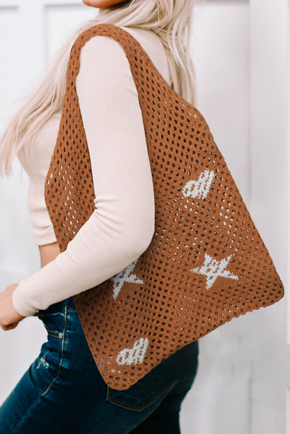 Bolso de hombro de punto ahuecado con estampado de corazón y estrella marrón