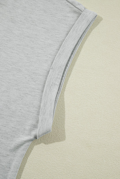 Ensemble short et manches à revers avec coutures contrastées grises