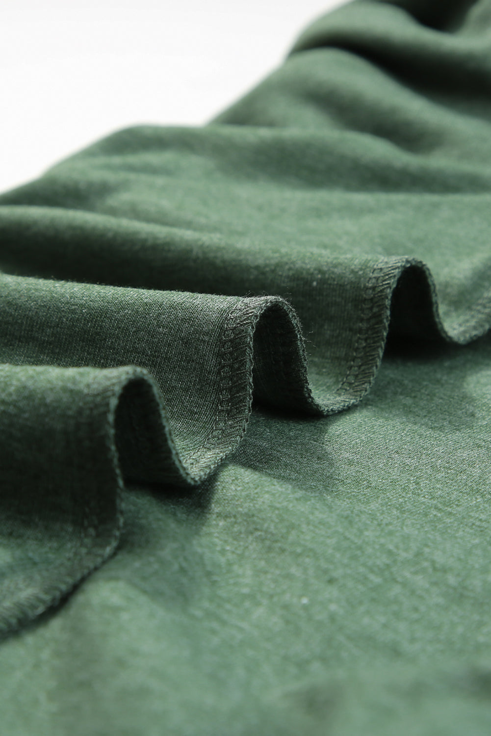 Haut Henley noir à manches longues et boutons-pression