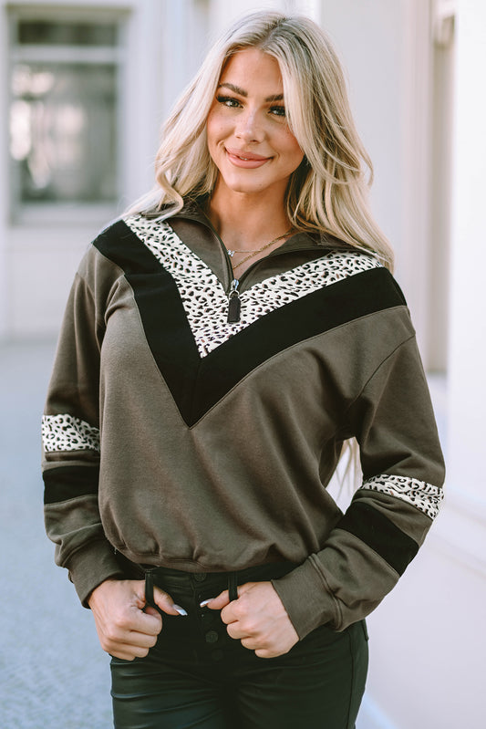 Sweat-shirt zippé à imprimé léopard vert contrasté
