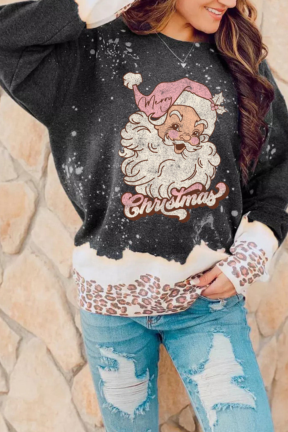 Sudadera blanqueada con estampado de leopardo navideño nevado