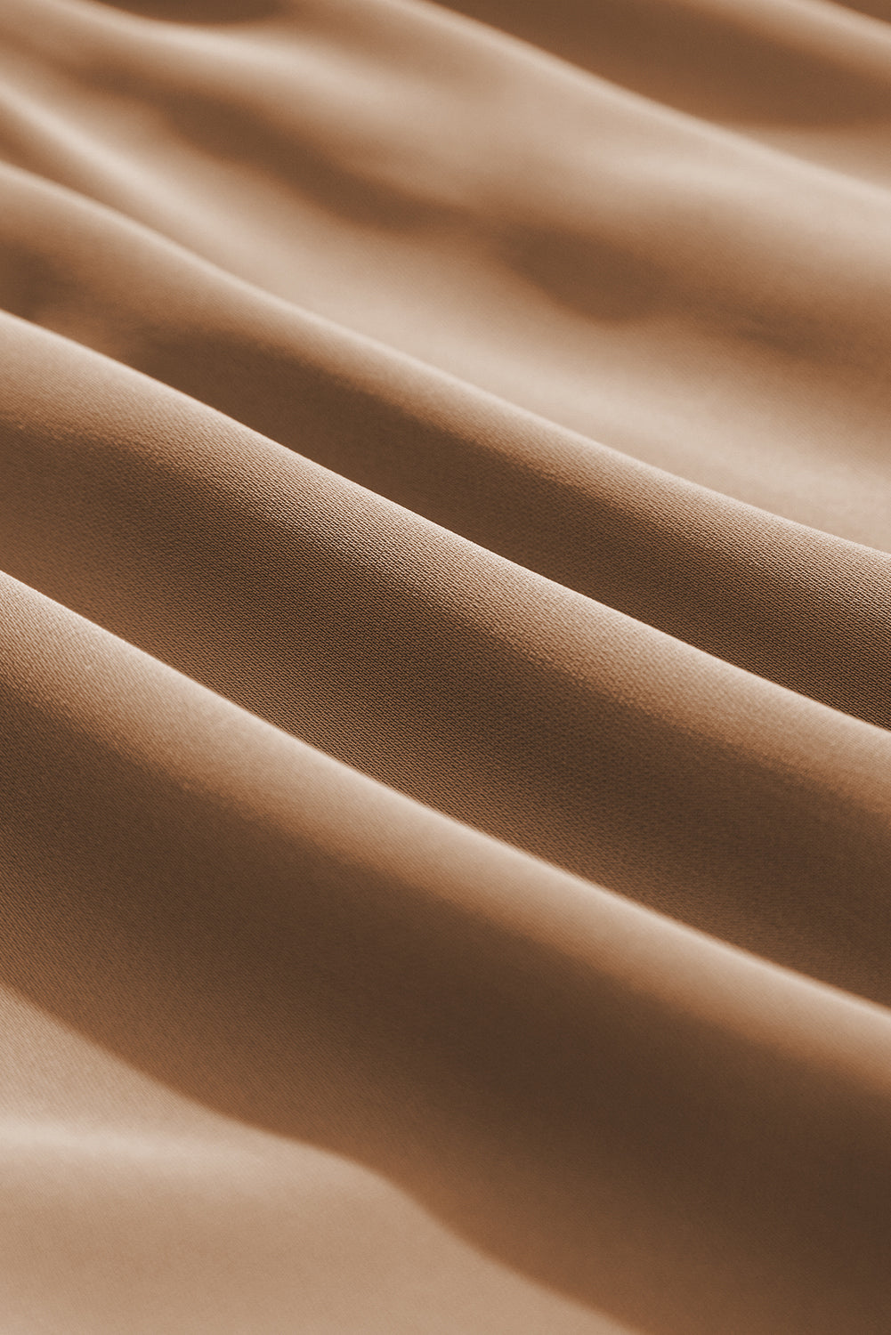 Robe à volants beige clair à col et épaules volantées