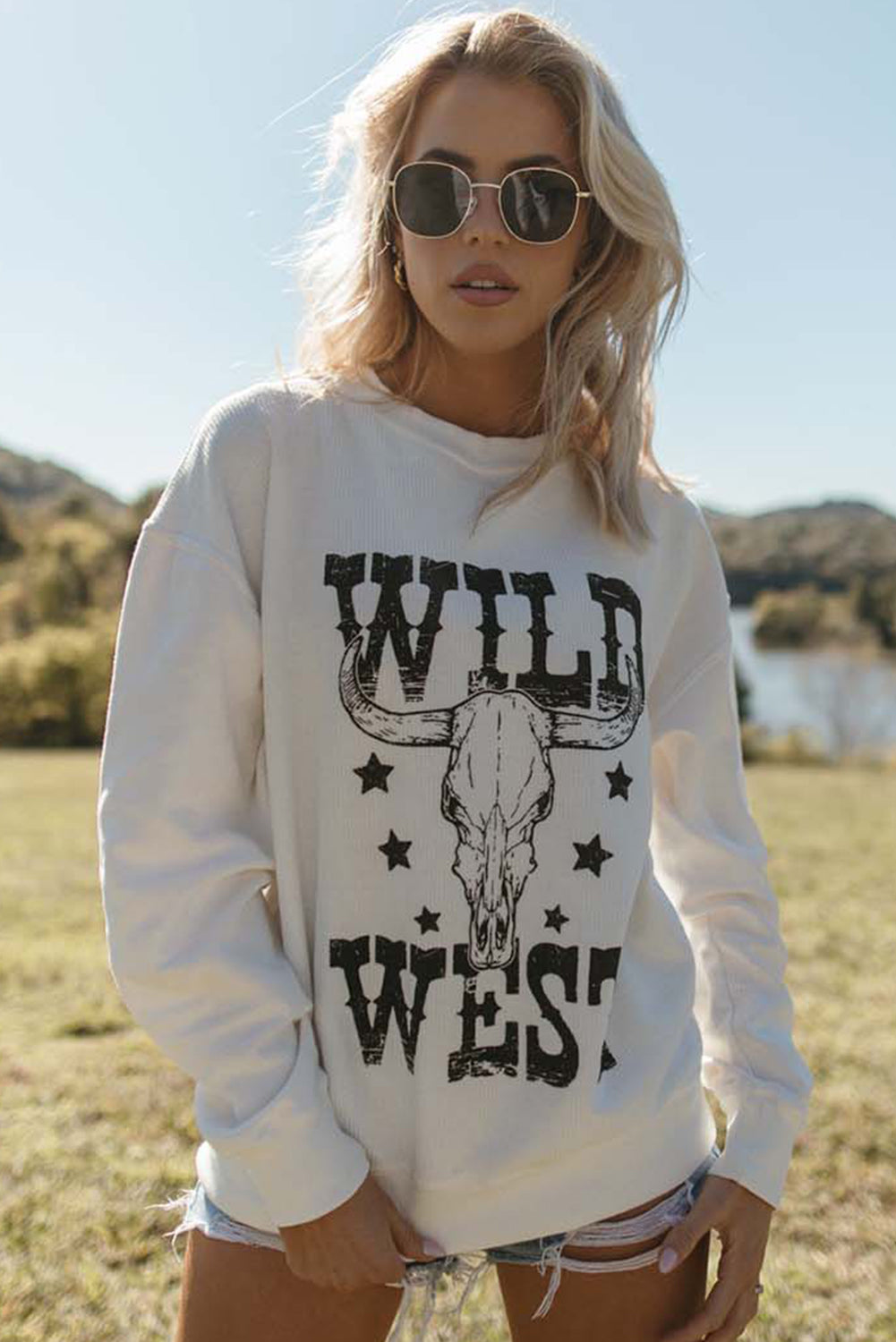 Sweat-shirt côtelé blanc à motif tête de mort WILD WEST