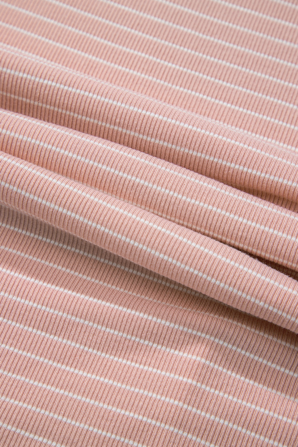 Haut ample à manches longues et col bénitier à rayures roses avec fentes latérales