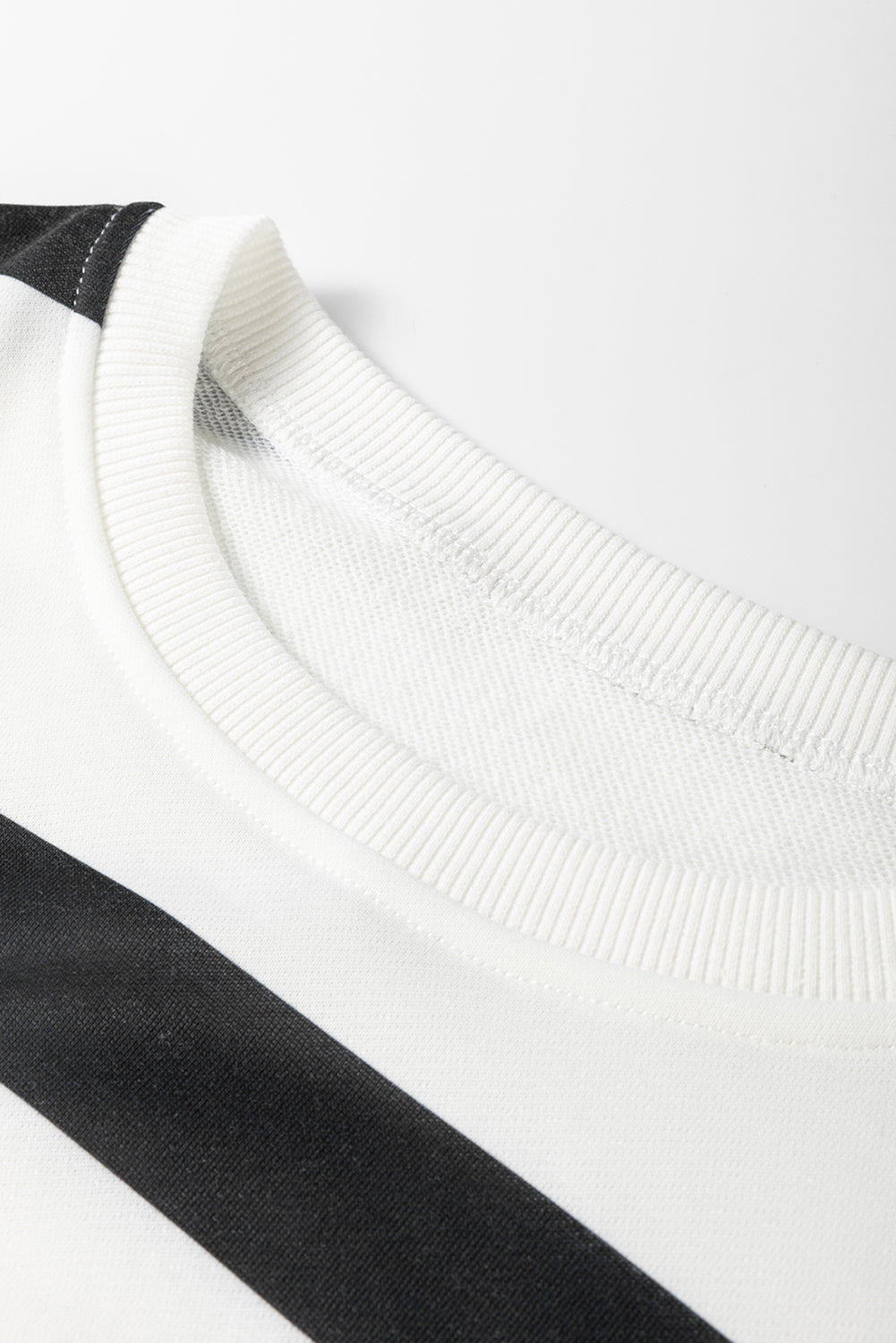 Ensemble pull à rayures noires et pantalon de jogging à épaules tombantes