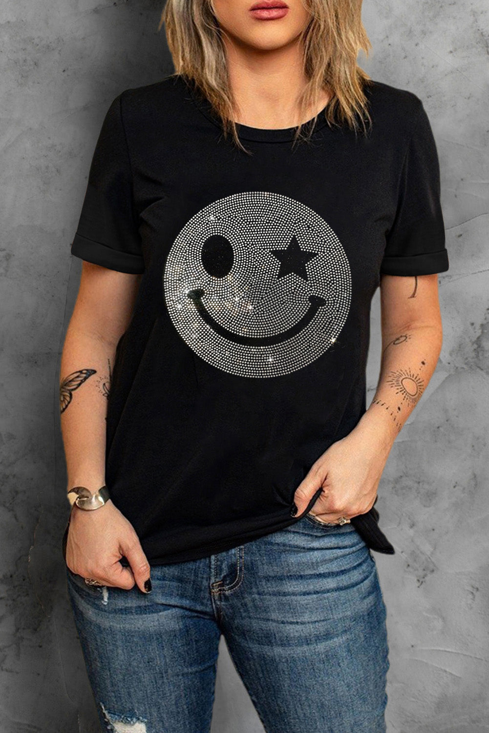 T-shirt noir à strass scintillants avec motif sourire