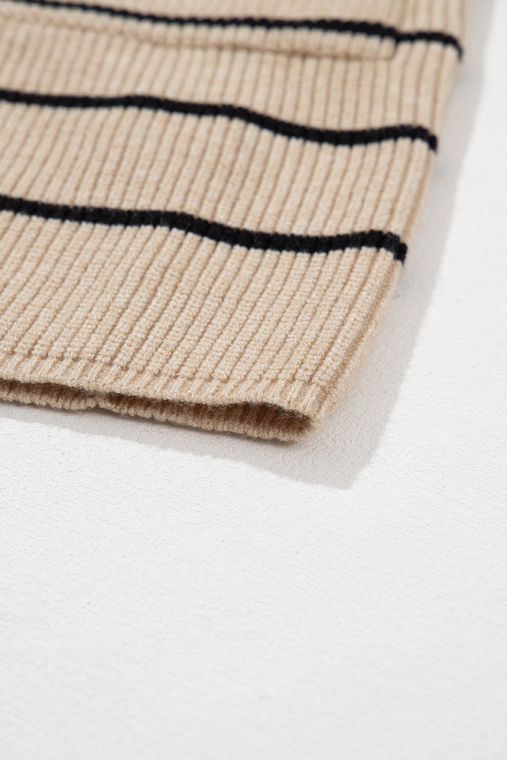 Cardigan ouvert à rayures noires et col châle avec poches