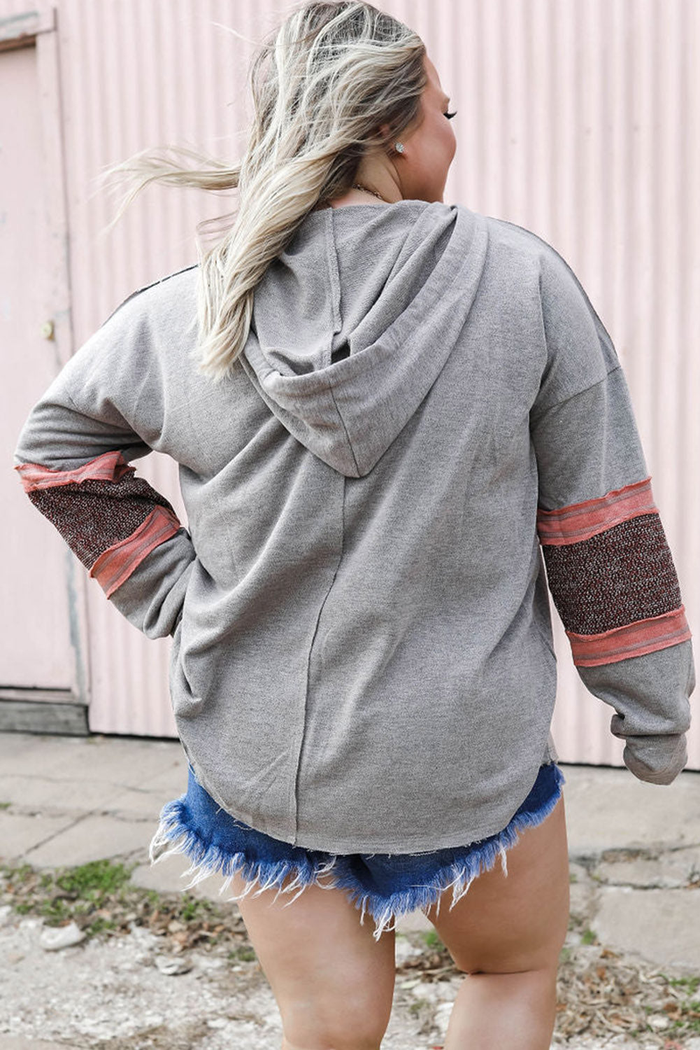 Sudadera con capucha de talla grande con manga parcheada en contraste gris 