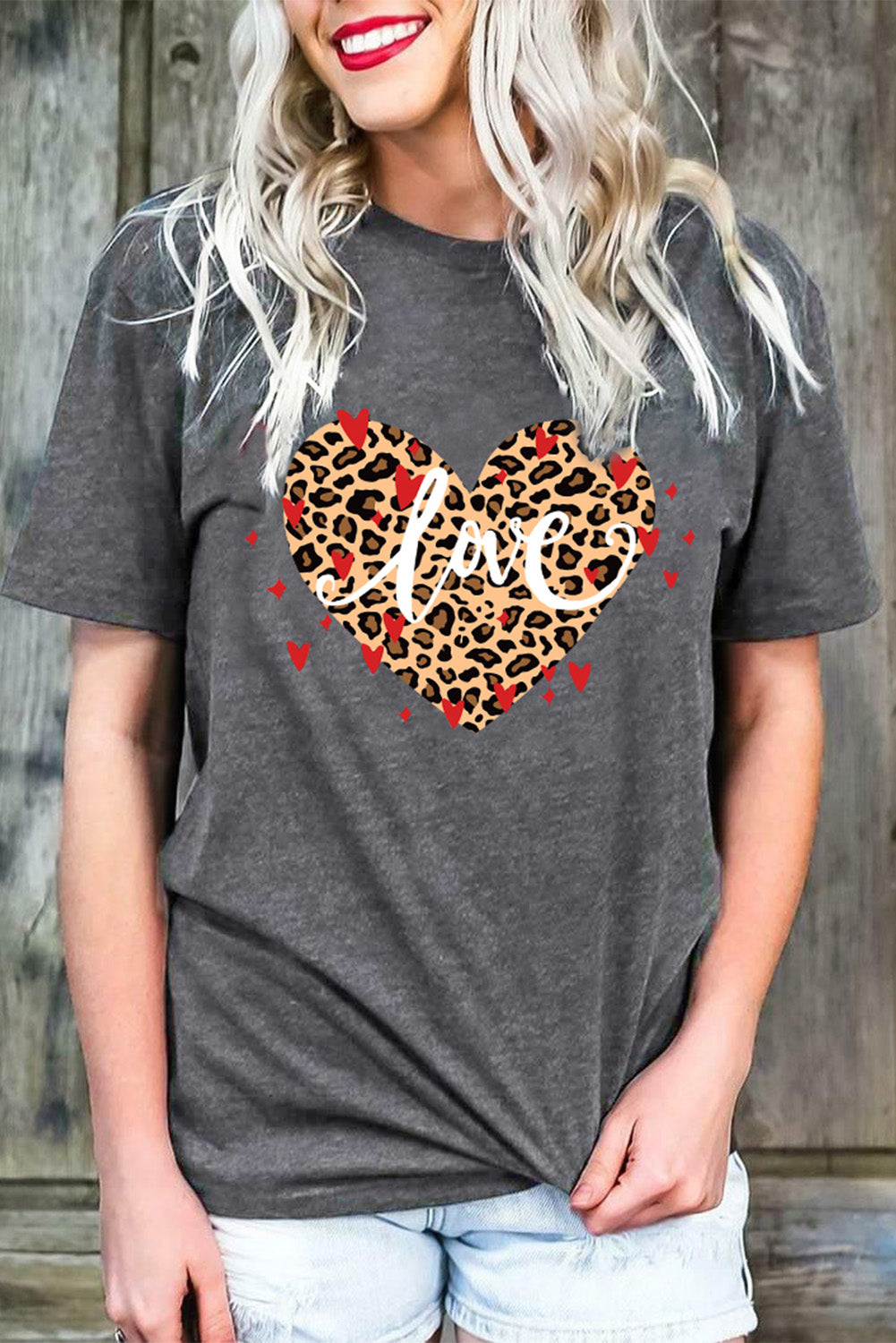 T-shirt à manches courtes imprimé léopard en forme de cœur pour la Saint-Valentin
