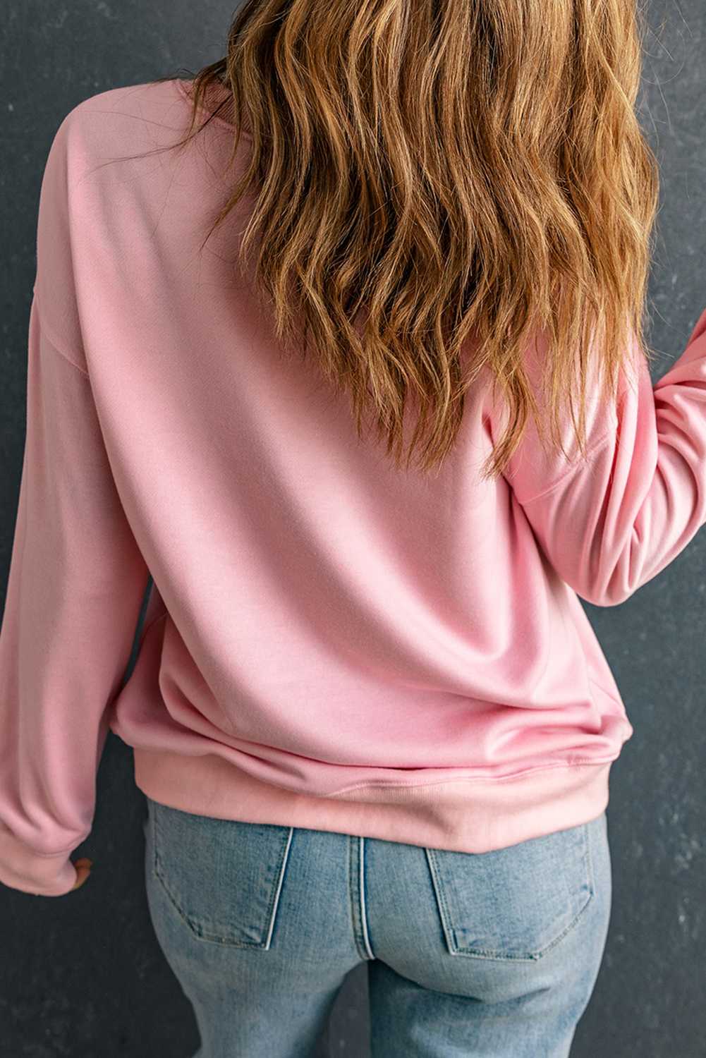 Sweat-shirt rose fantaisie à carreaux avec imprimé Père Noël