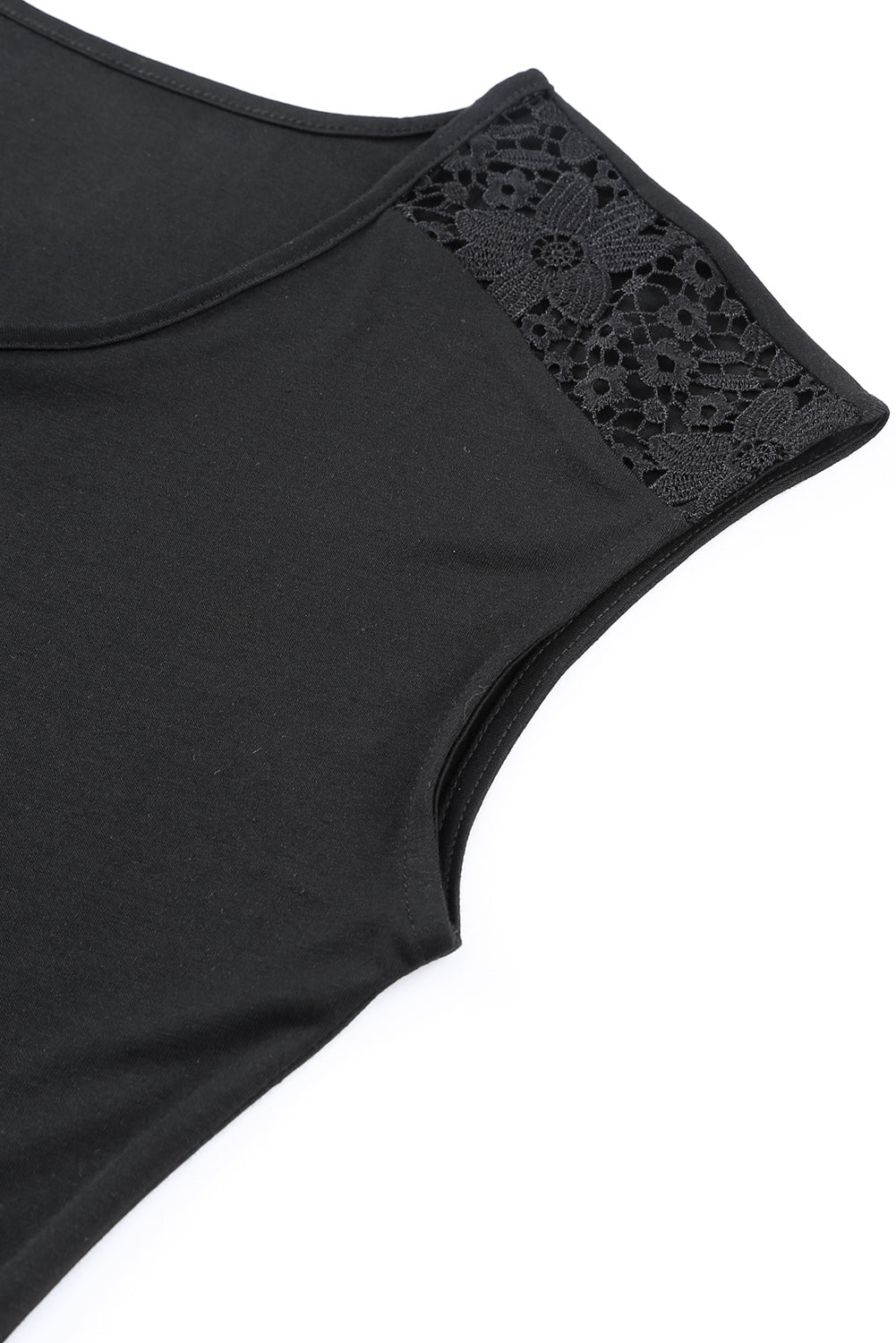 T-shirt à manches courtes et col zippé avec dentelle