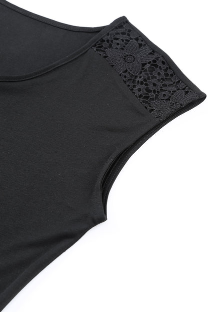 T-shirt à manches courtes et col zippé avec dentelle