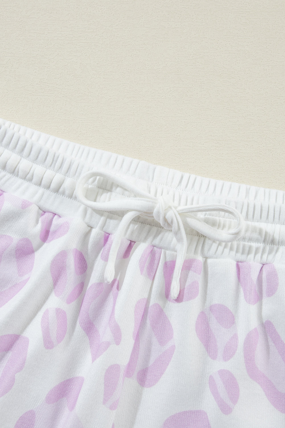 Ensemble de détente avec pull et short à imprimé animal léopard rose