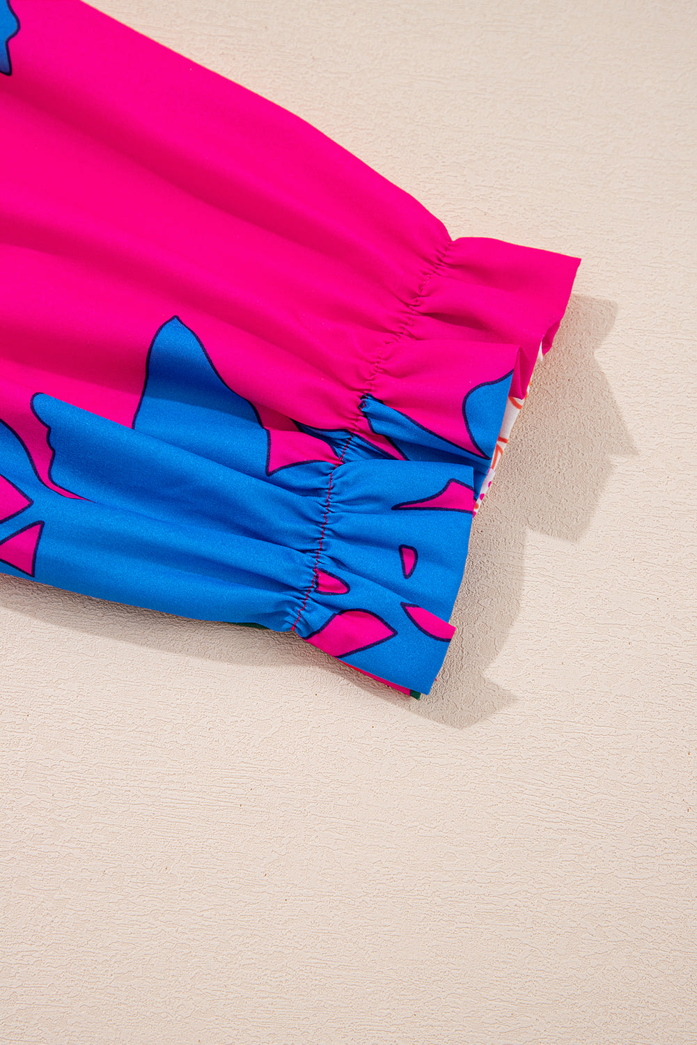 Chemisier à volants et manches bouffantes à imprimé fleurs de roses