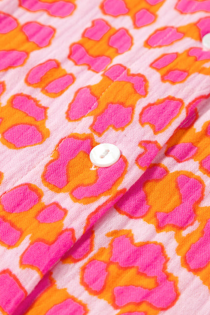 Chemise ample boutonnée à imprimé léopard rose