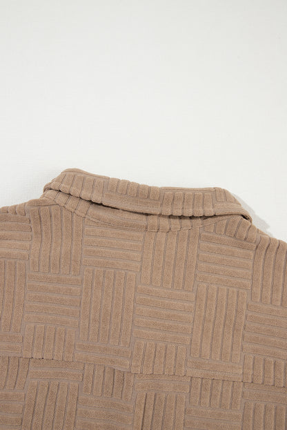 Veste boutonnée texturée kaki foncé avec poche poitrine