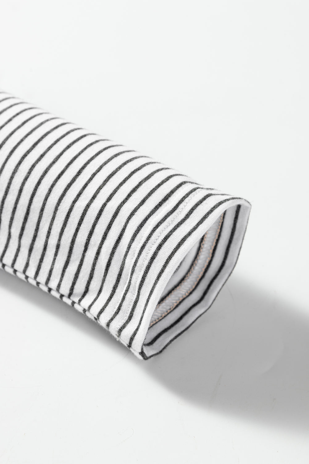 Cardigan ouvert à rayures noires et patchwork avec poche