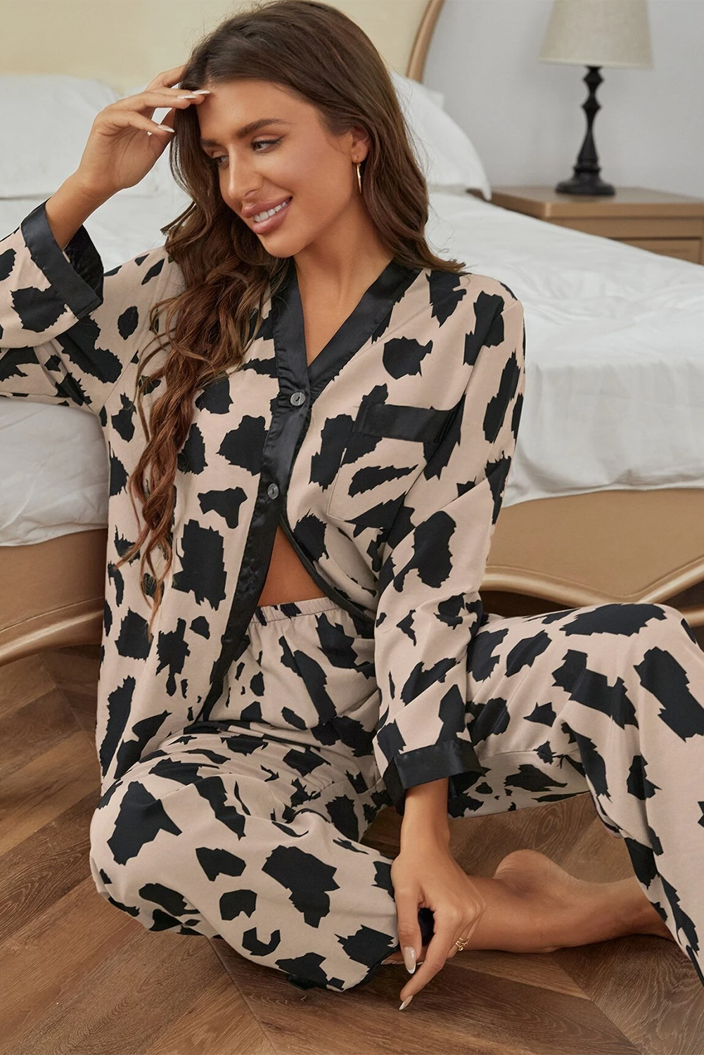 Pyjama deux pièces ample à bordure contrastée et motif guépard kaki