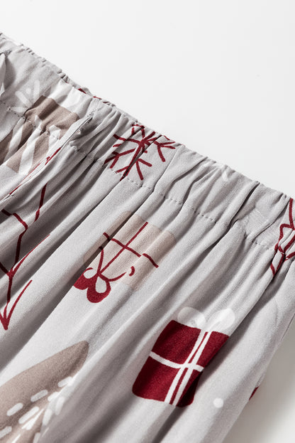 Ensemble pyjama gris clair avec chemise et pantalon imprimés de Noël