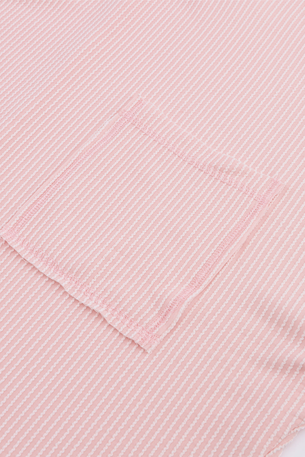 Haut oversize vert côtelé à manches retroussées et poche poitrine