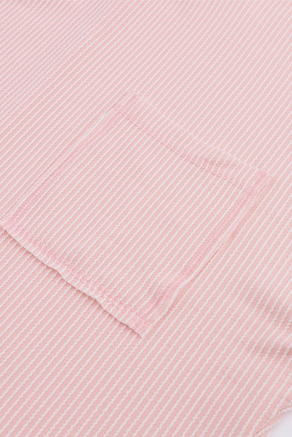 Haut oversize vert côtelé à manches retroussées et poche poitrine