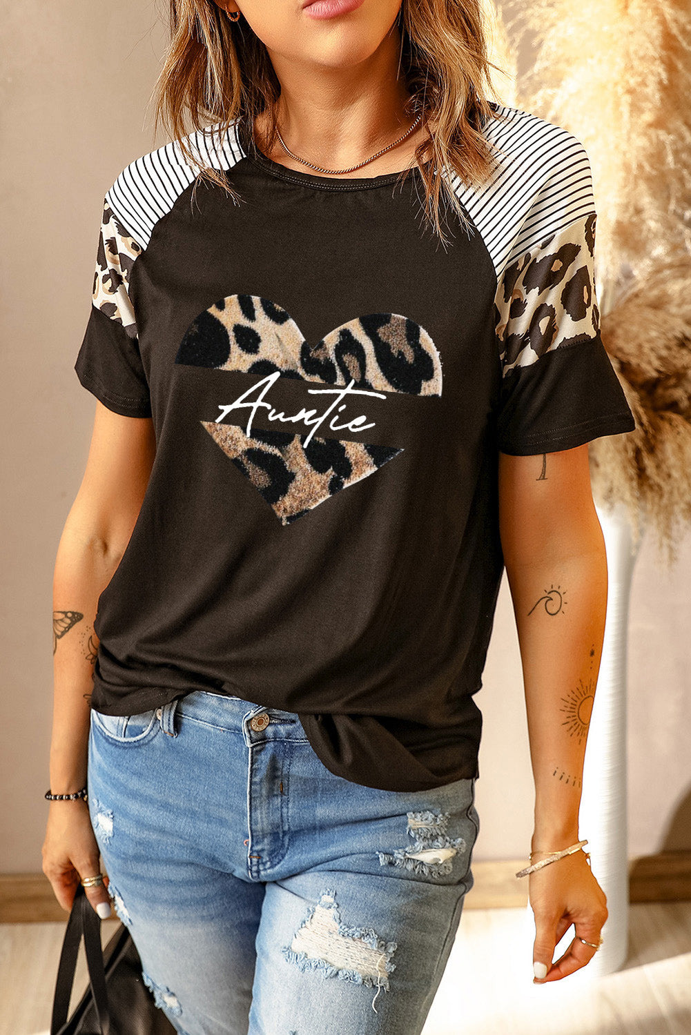 Camiseta de mujer de manga corta con estampado de leopardo a rayas