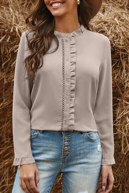 Chemise française boutonnée à encolure volantée