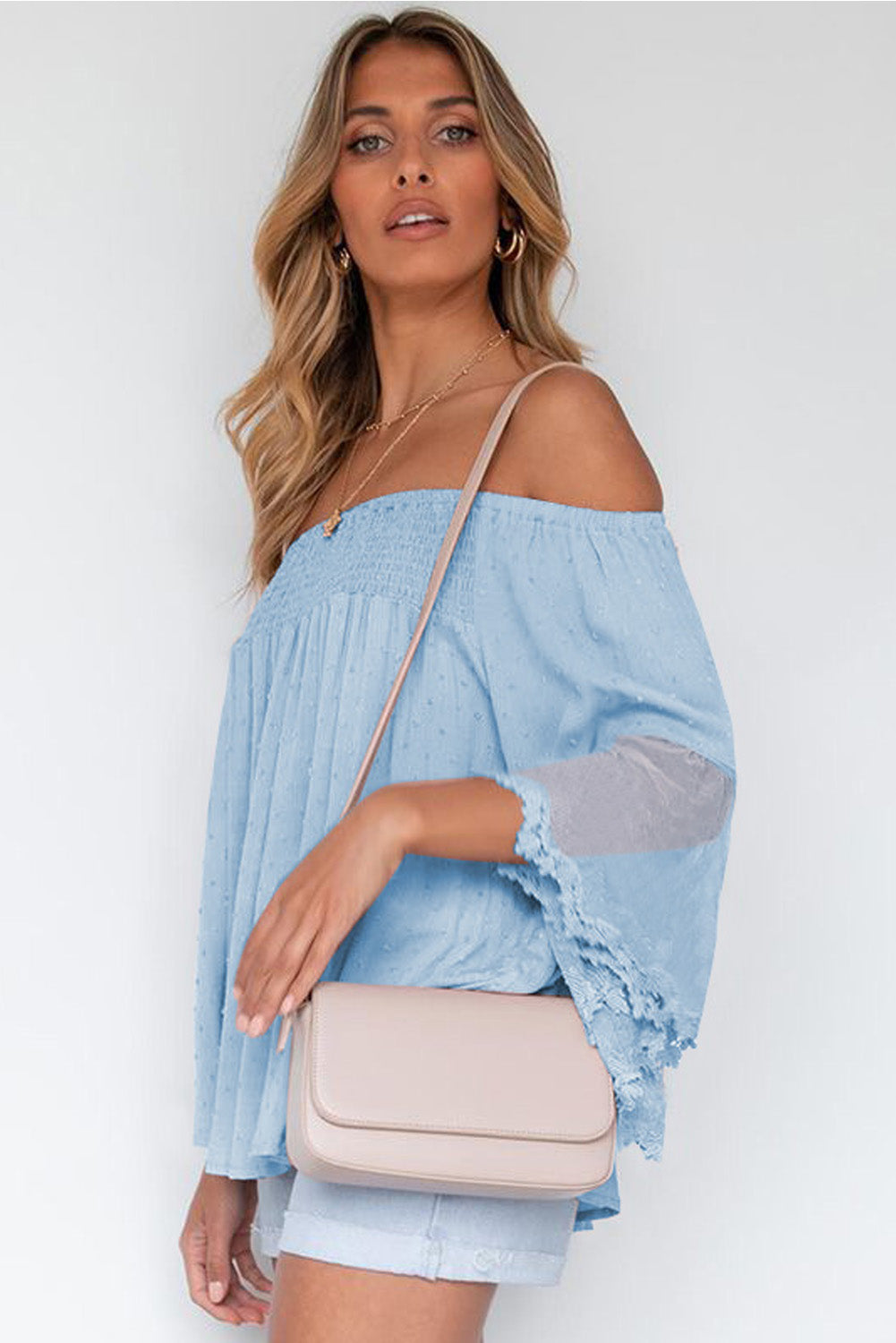 Blusa con volantes de patchwork transparente con hombros descubiertos