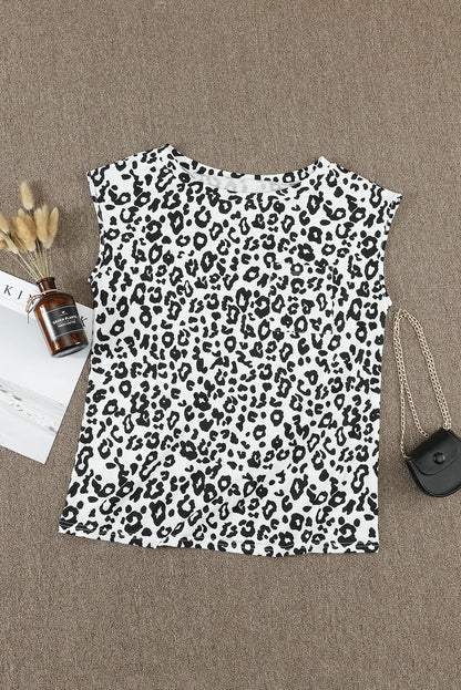 Camiseta con estampado de camuflaje y cuello redondo con bolsillo