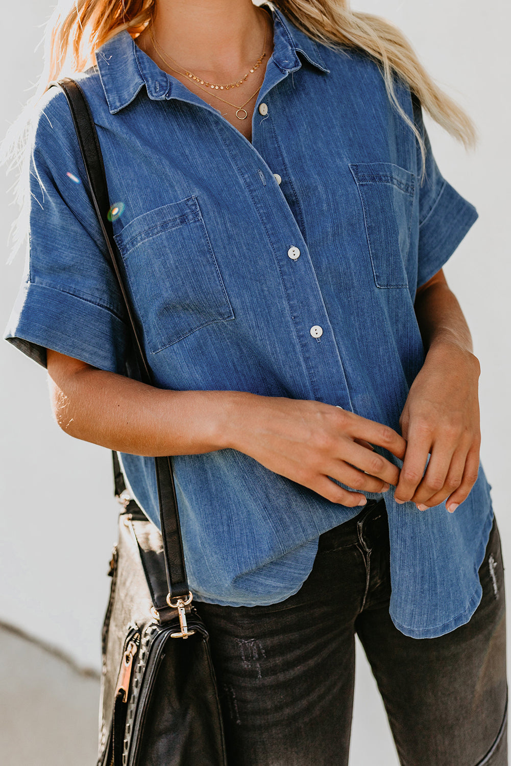 Chemise en jean à manches courtes et col rabattu 