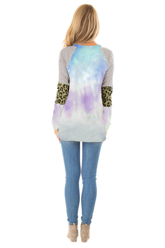 Top de manga larga con rayas y leopardo teñido anudado