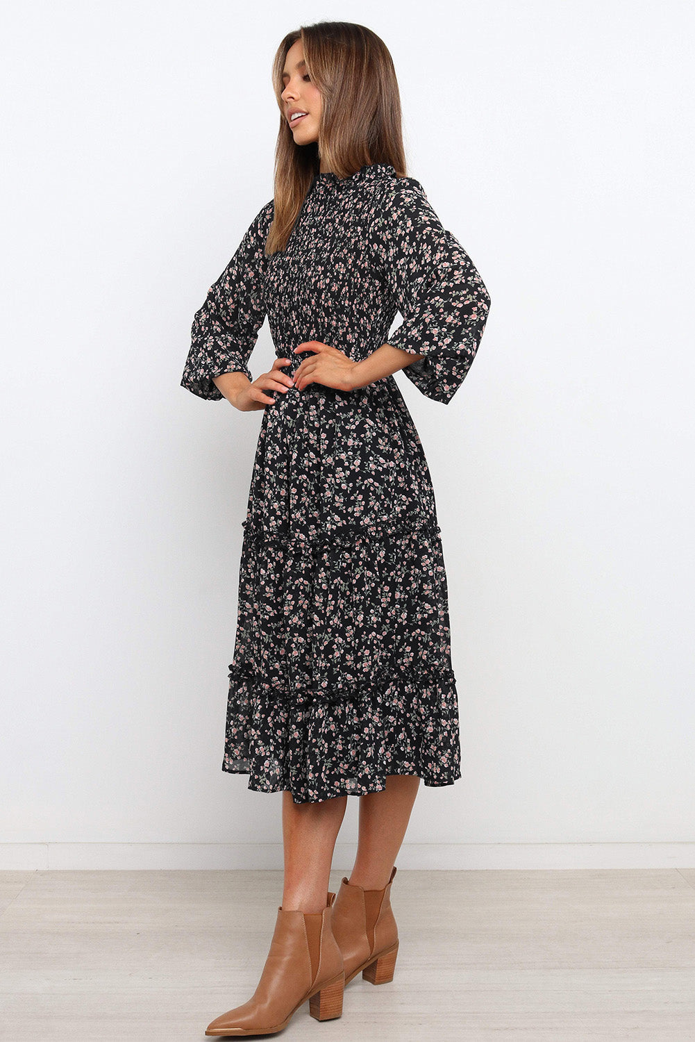 Robe fleurie à volants et manches lanternes 