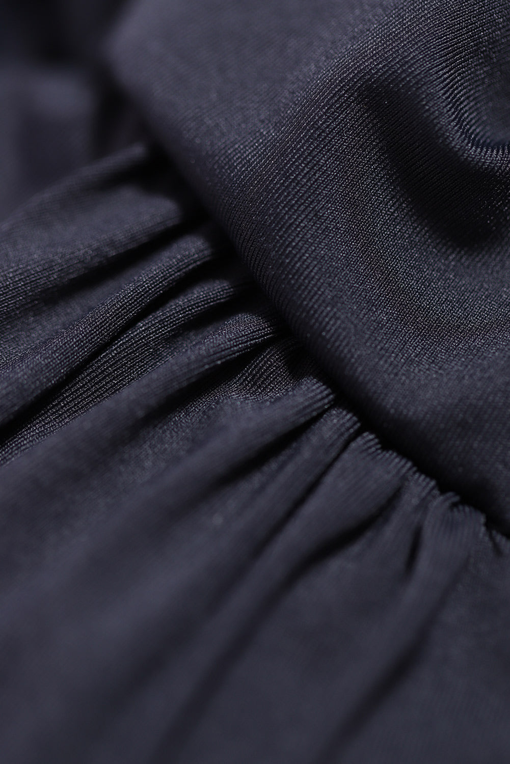 Traje de baño tankini fruncido de malla con cuello alto y escote pronunciado