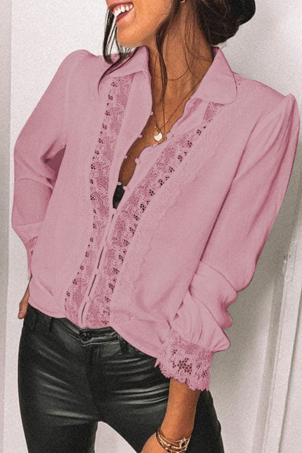 Chemise boutonnée à épissure de dentelle