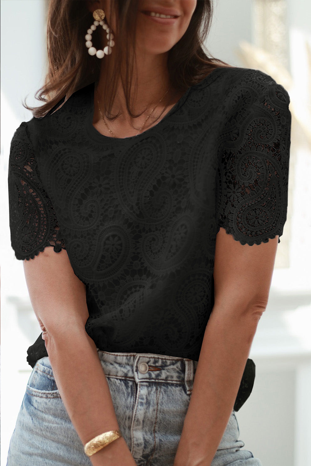 Haut décontracté à manches courtes avec superposition de dentelle et de crochet 