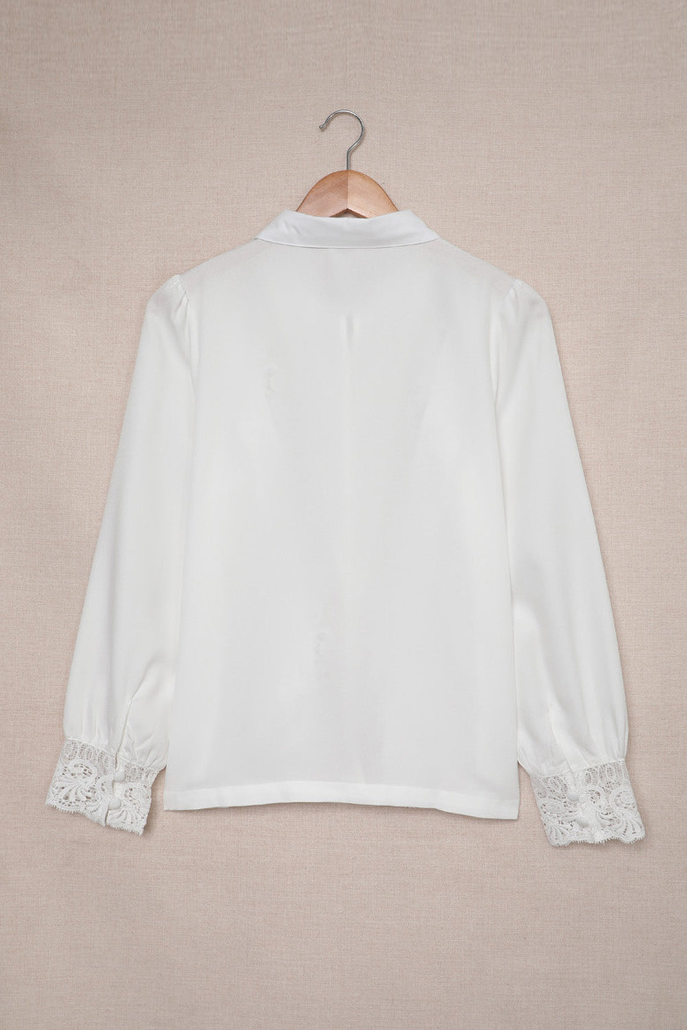 Chemise boutonnée à épissure de dentelle