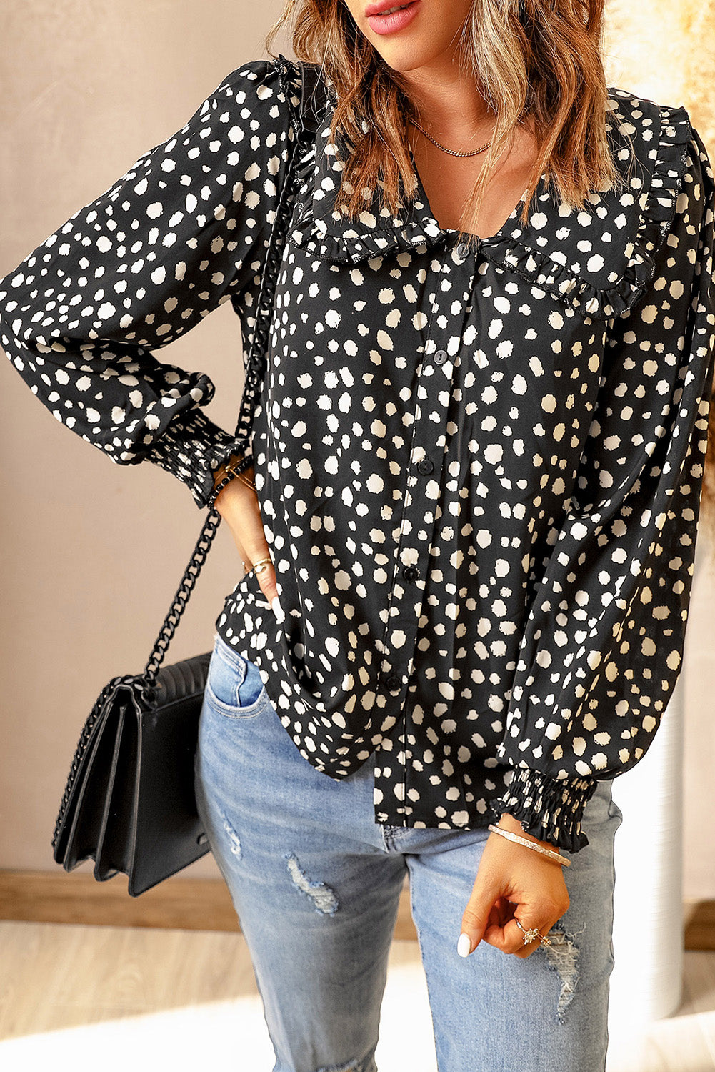 Blusa con manga farol y volantes de lunares