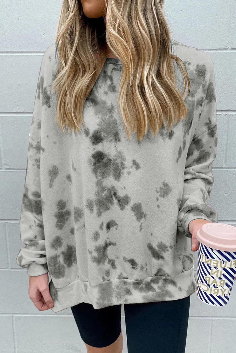 Top extragrande de manga larga con estampado de garabatos