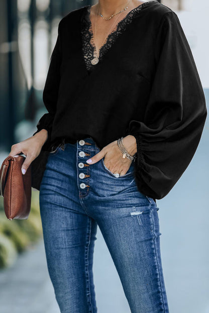 Top de encaje con cuello en V y mangas globo