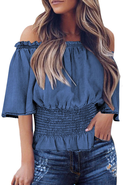 Top con hombros descubiertos y cintura fruncida 