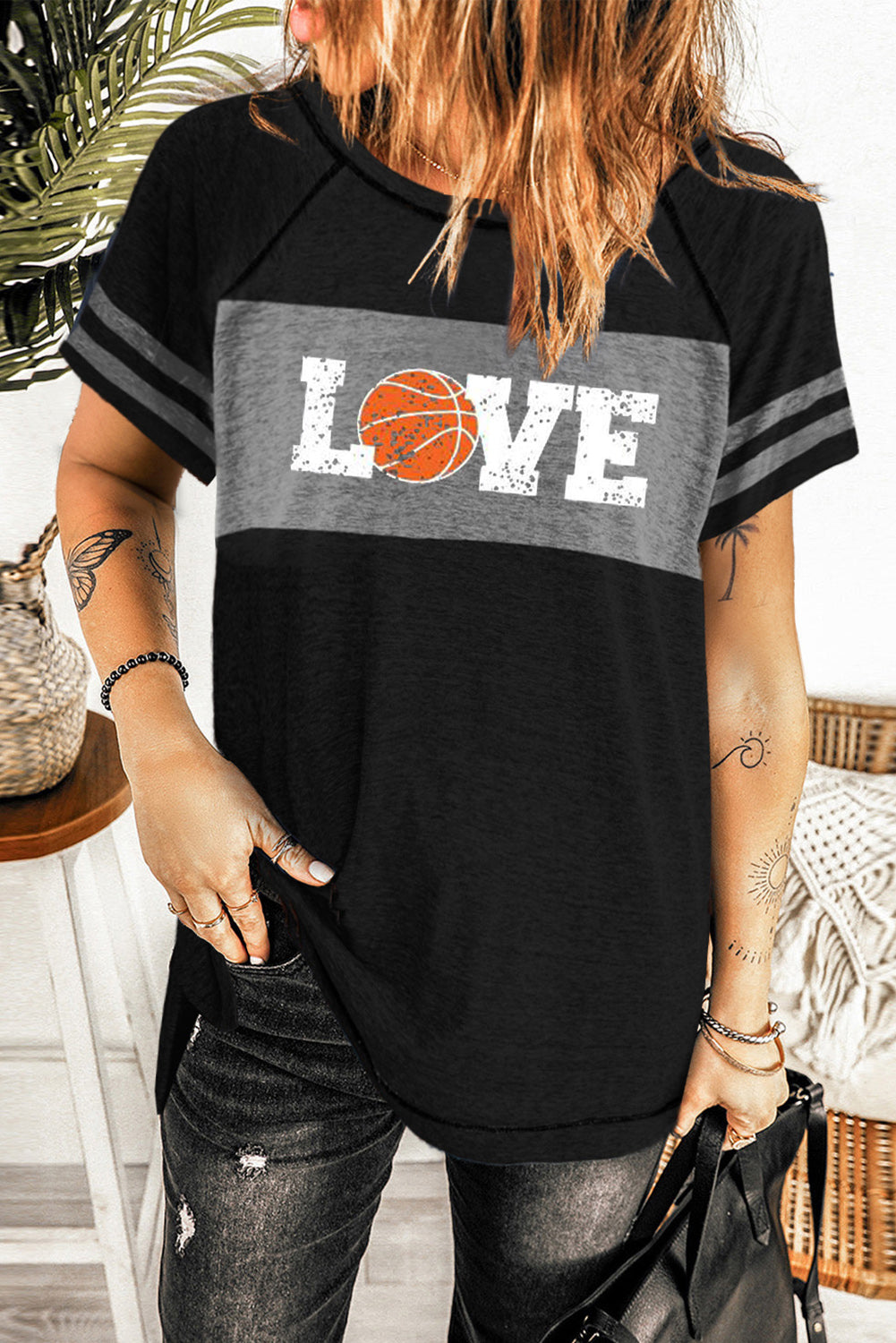 Camiseta con manga a rayas y bloques de color